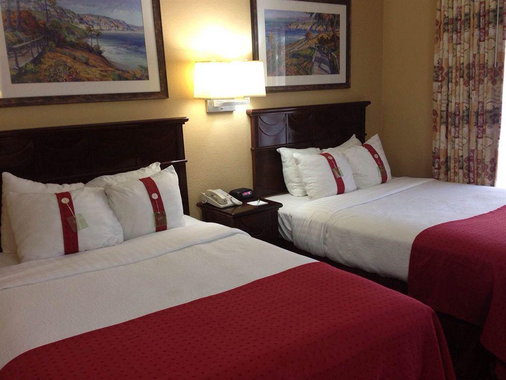 Red Roof Inn Plus & Suites Tampa Kültér fotó