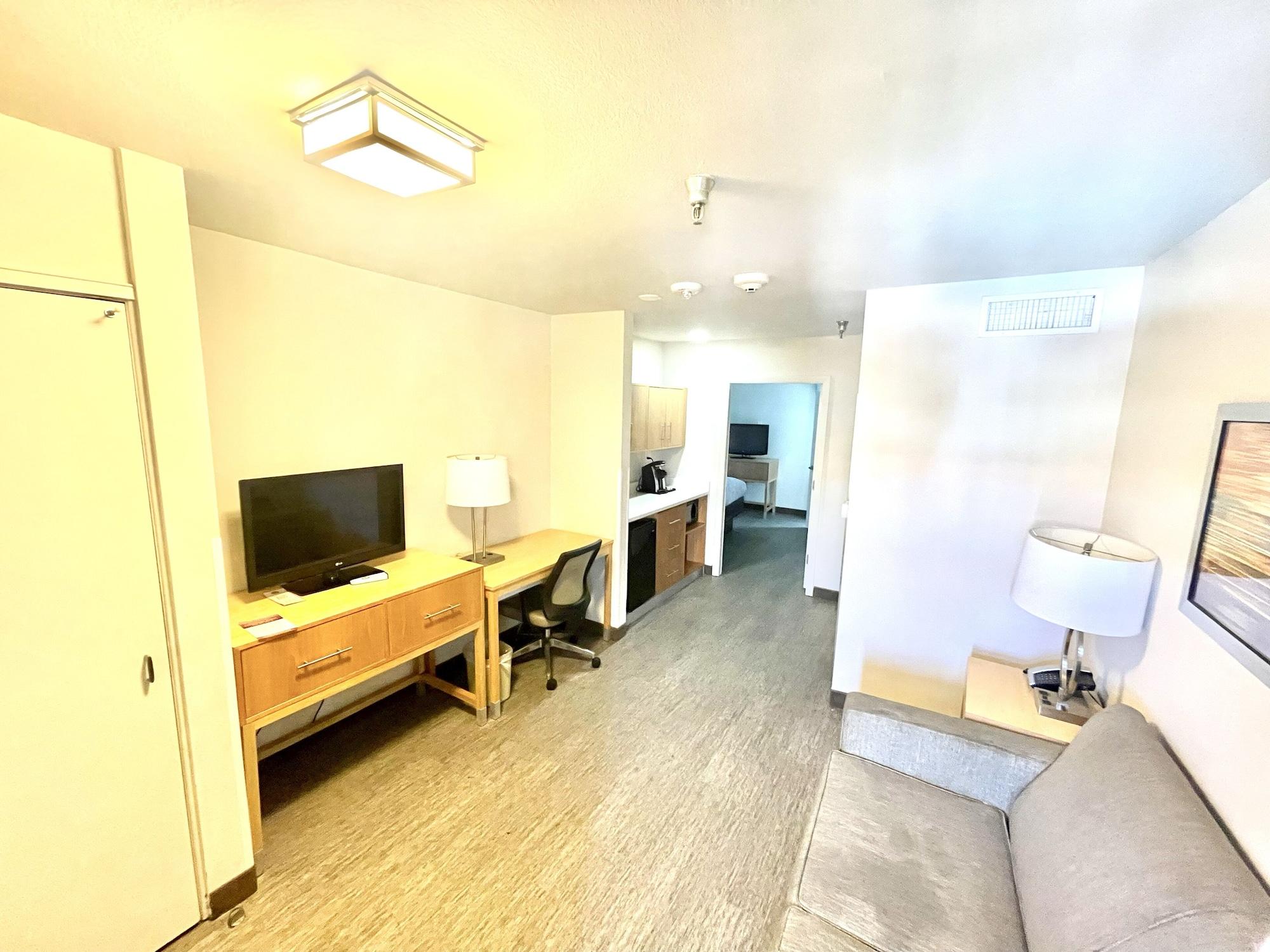 Red Roof Inn Plus & Suites Tampa Kültér fotó