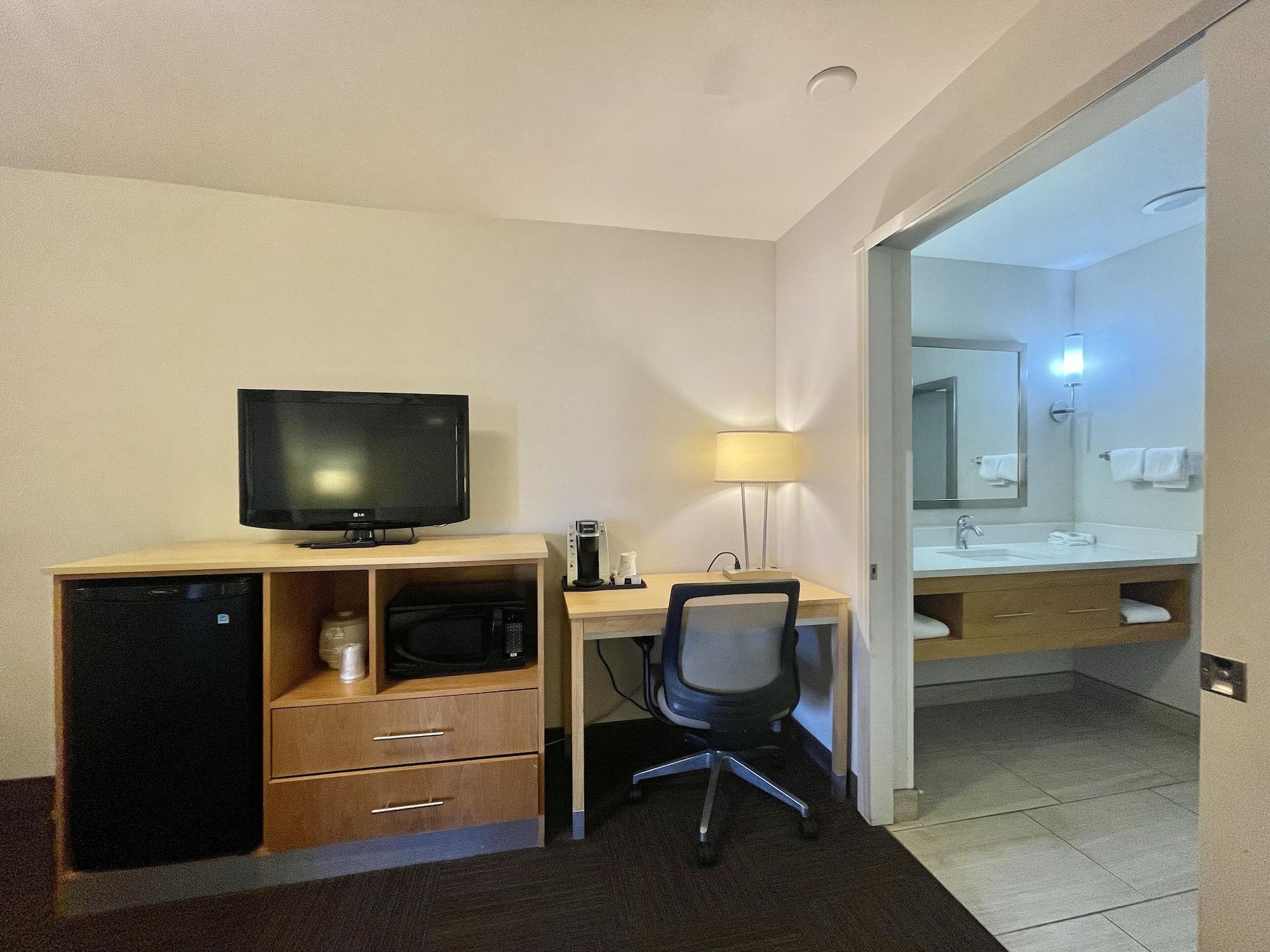 Red Roof Inn Plus & Suites Tampa Kültér fotó