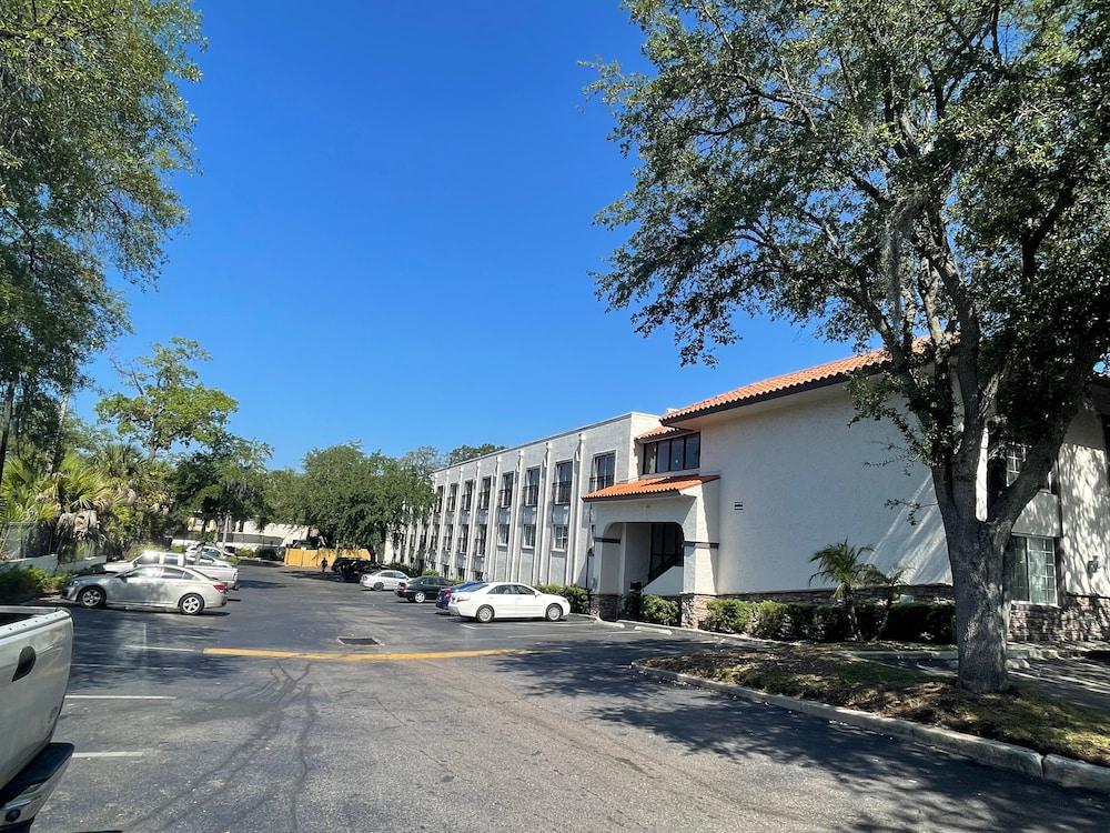 Red Roof Inn Plus & Suites Tampa Kültér fotó