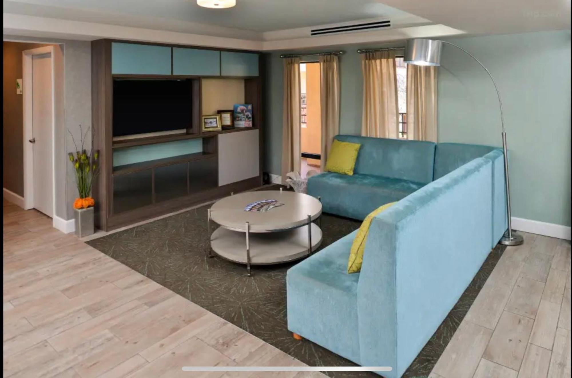 Red Roof Inn Plus & Suites Tampa Kültér fotó