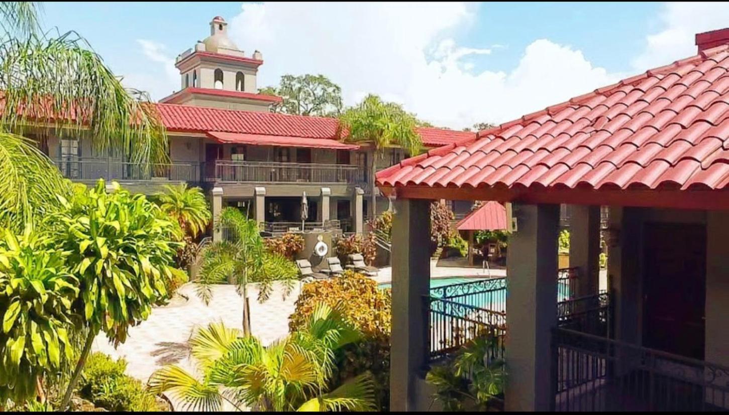 Red Roof Inn Plus & Suites Tampa Kültér fotó