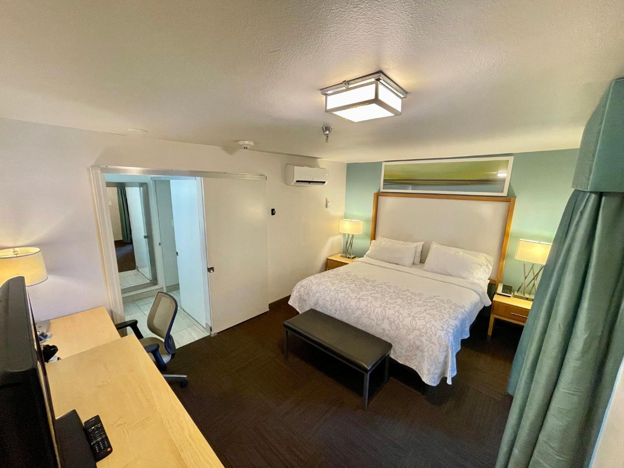 Red Roof Inn Plus & Suites Tampa Kültér fotó