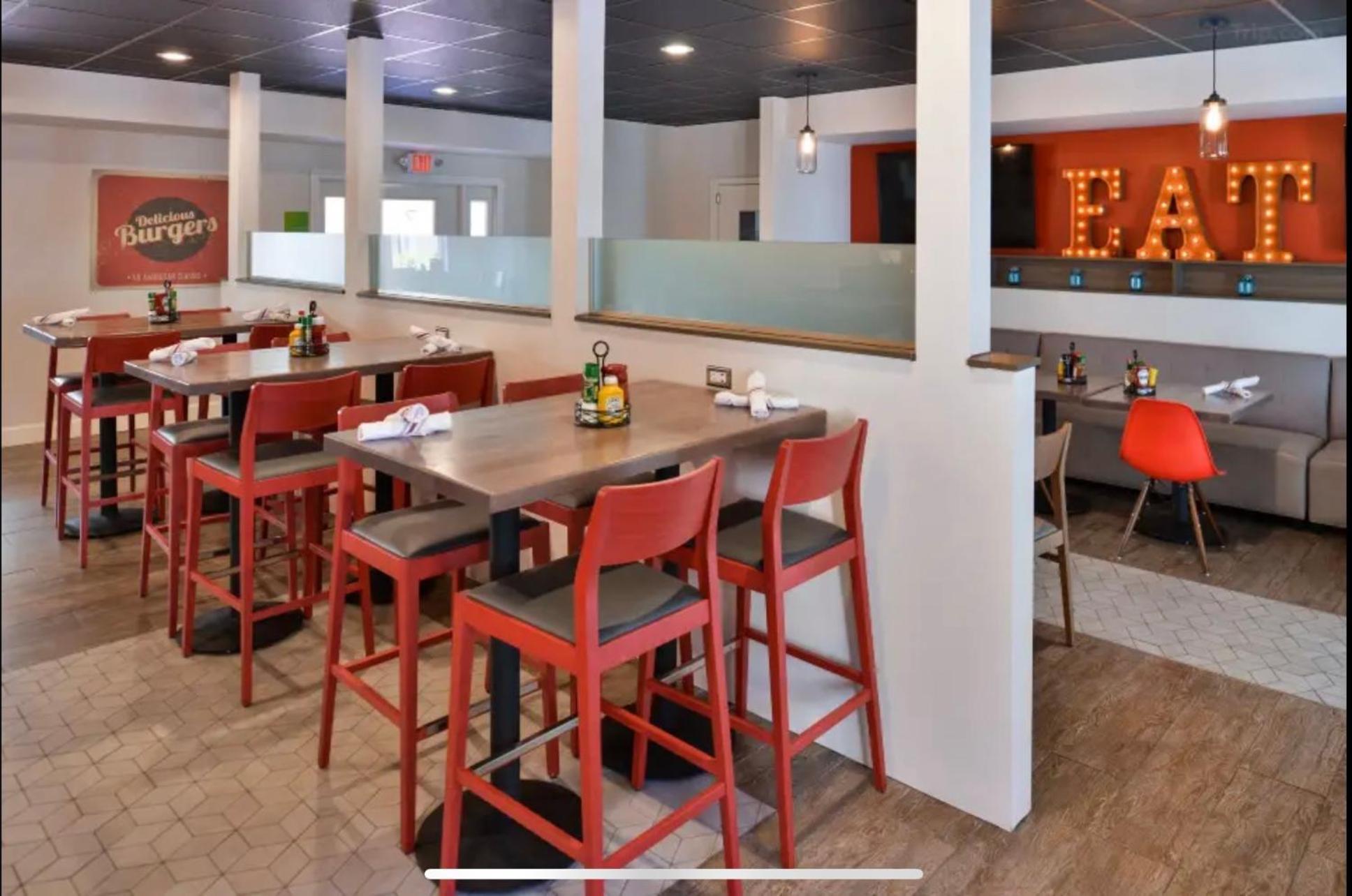 Red Roof Inn Plus & Suites Tampa Kültér fotó