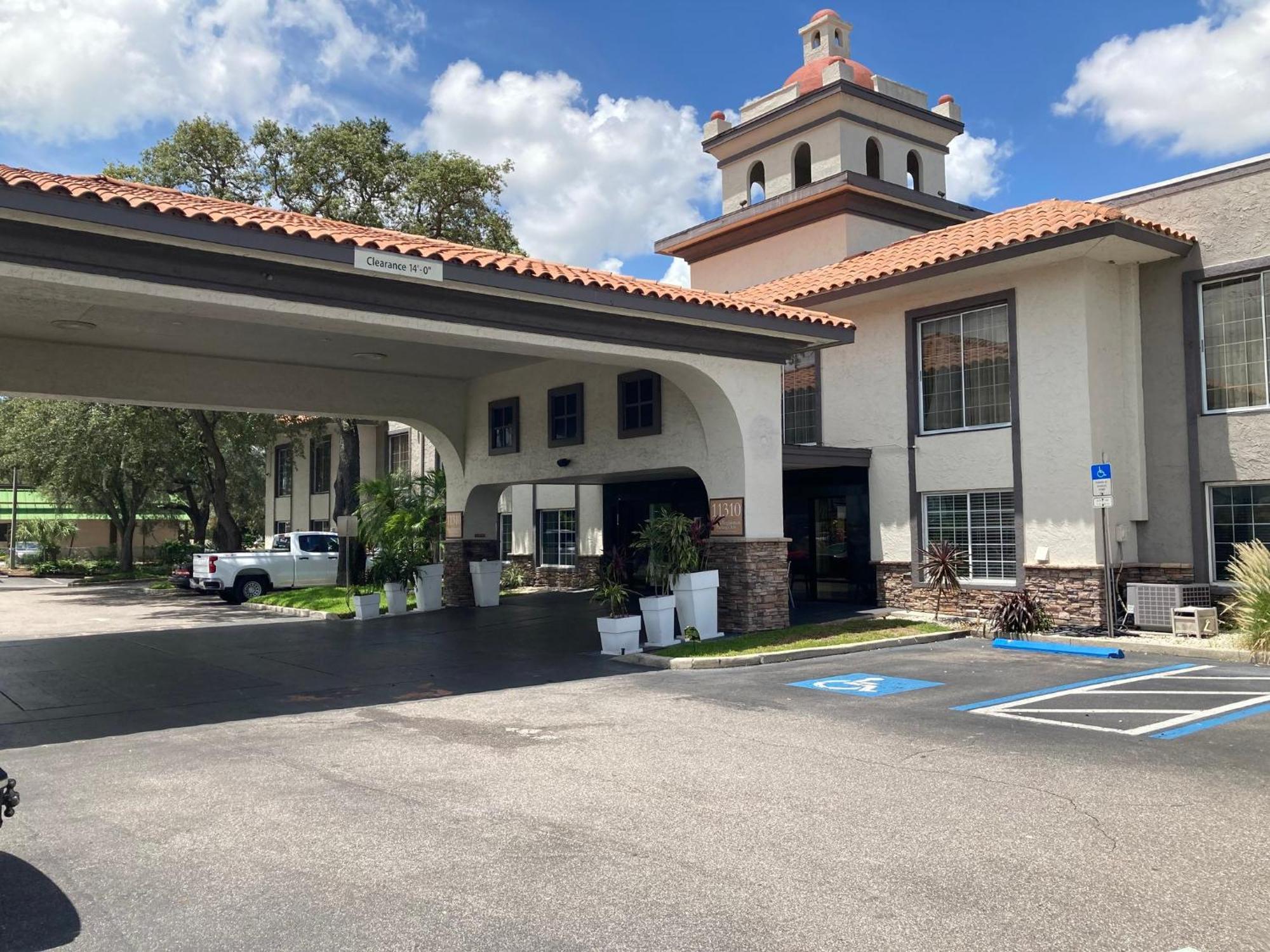 Red Roof Inn Plus & Suites Tampa Kültér fotó